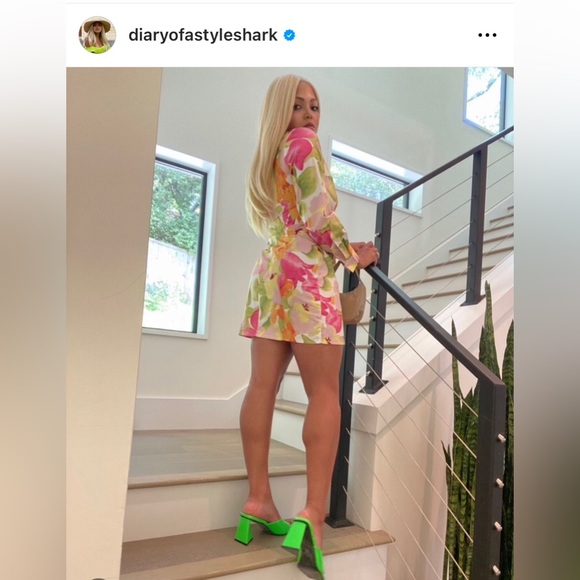 Dresses & Skirts - Floral Print Short Dress